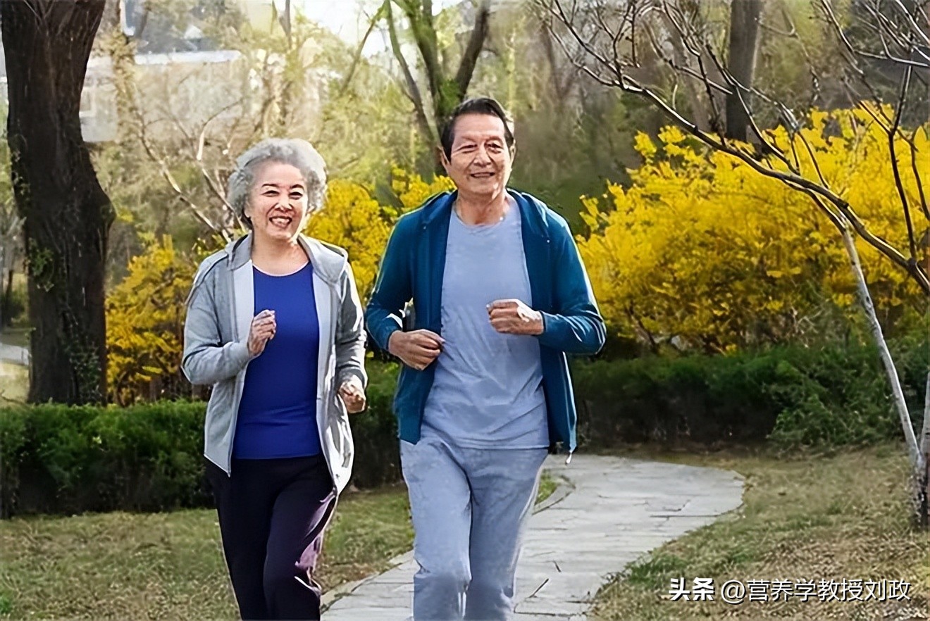 健身小时卡多久一次_健身小时消耗多少大卡_七小时健身