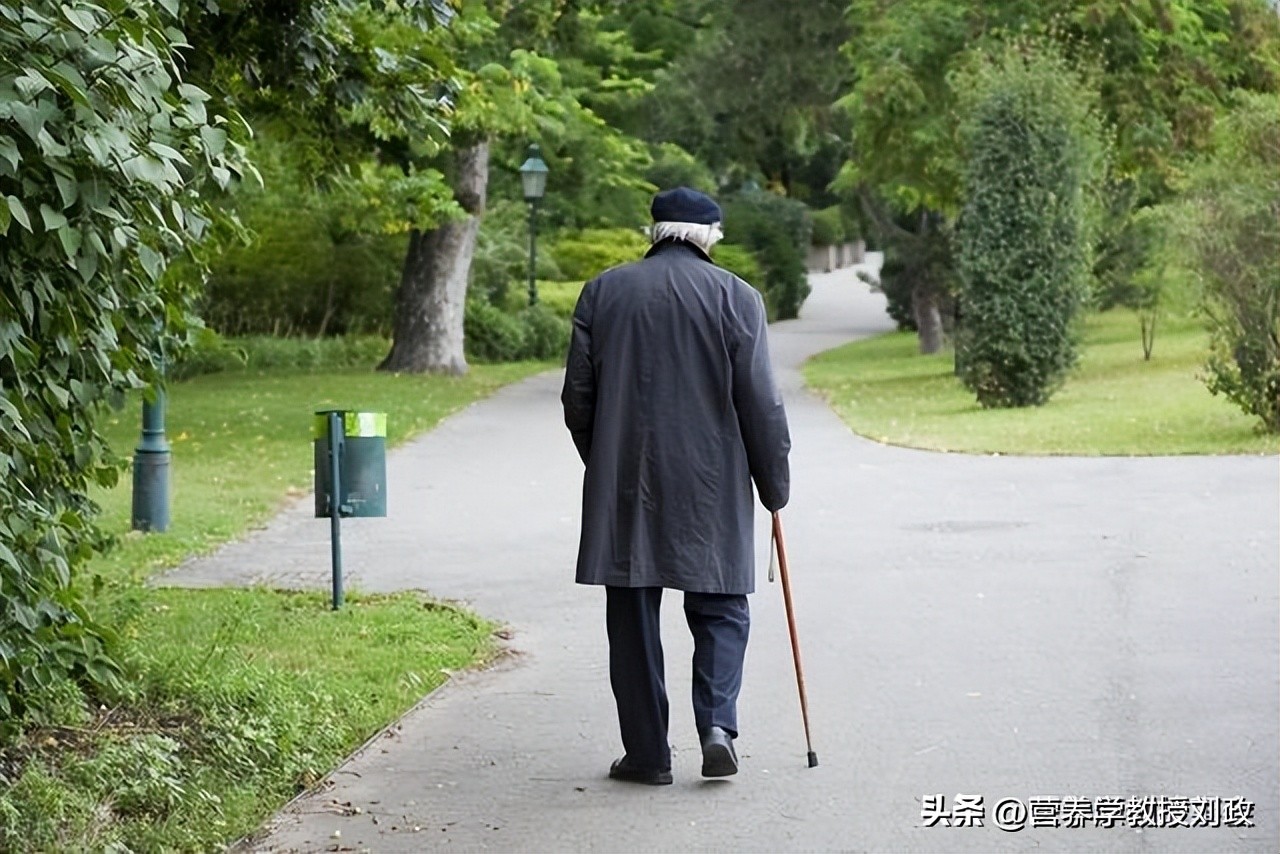 健身小时卡多久一次_七小时健身_健身小时消耗多少大卡