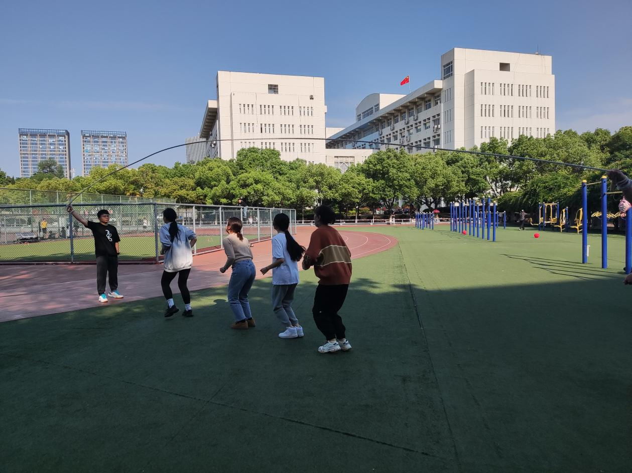 趣味运动会的活动感悟_生活充满趣味运动会_趣味运动会的活动过程