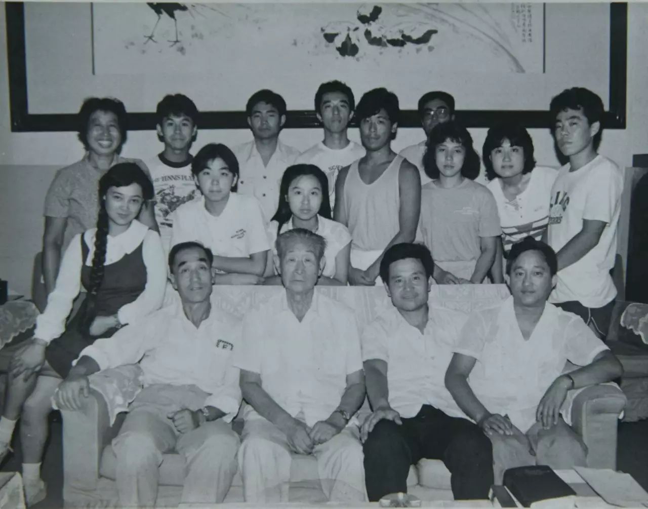 篮球短裤背心冠军是谁_篮球背心冠军短裤_篮球运动短裤背心