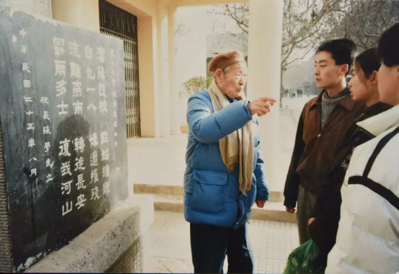 篮球背心冠军短裤_篮球运动短裤背心_篮球短裤背心冠军是谁