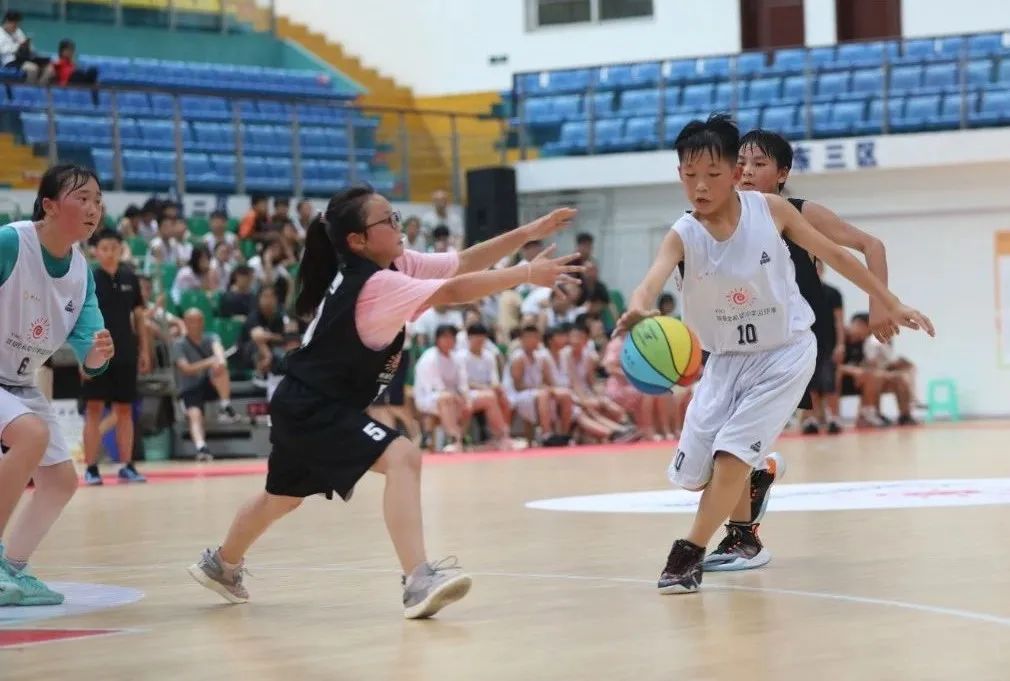小学校园篮球联赛_四川小学篮球联赛比赛规则_小学篮球联赛竞赛规程