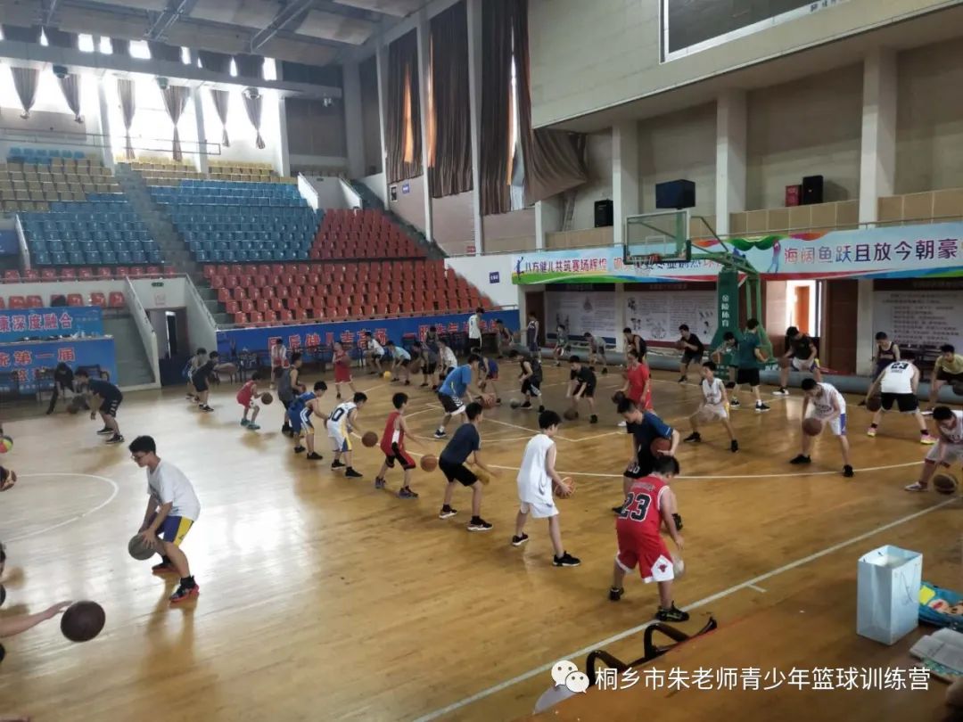 篮球背心男潮_篮球背心冠军短裤_篮球短裤背心冠军是谁