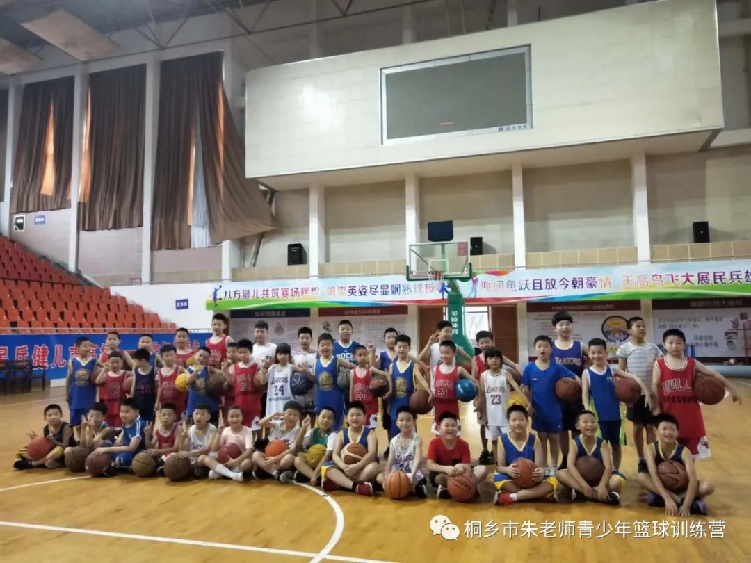 篮球背心男潮_篮球背心冠军短裤_篮球短裤背心冠军是谁