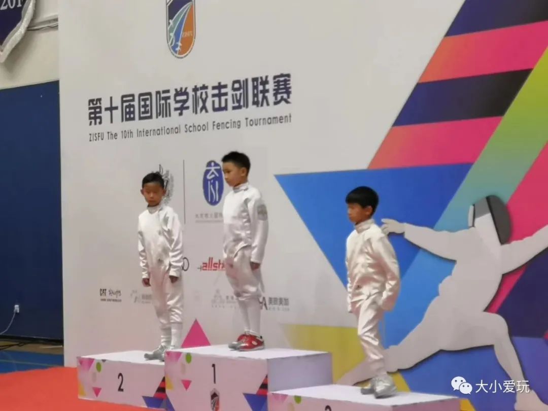 女孩练击剑好不好_击剑训练视频技巧女生_女生怎么击剑